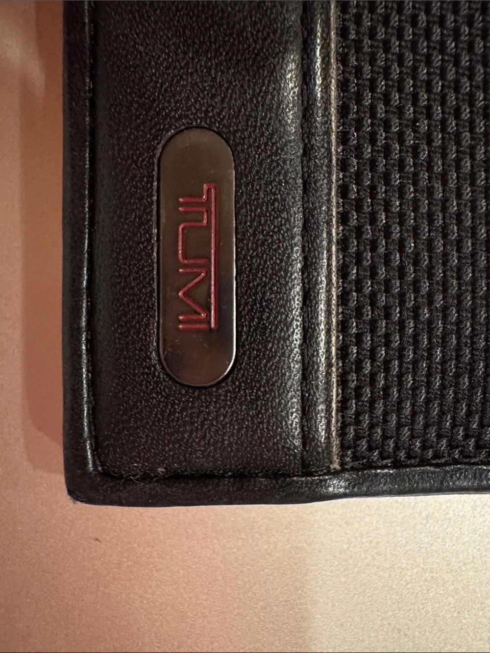 Tumi slim card